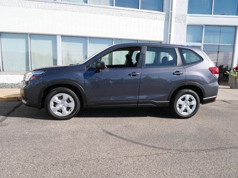 Used 2020 Subaru Forester AWD/4WD image 4