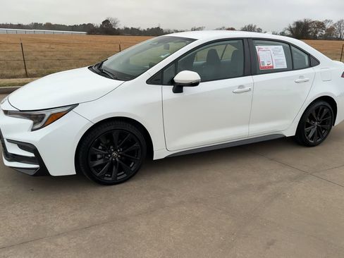 Used 2024 Toyota Corolla SE image 5