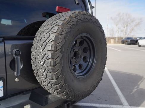 Used 2016 Jeep Wrangler Unlimited Rubicon w/ Connectivity Group image 43