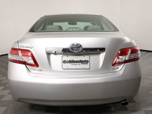 Used 2011 Toyota Camry XLE image 3