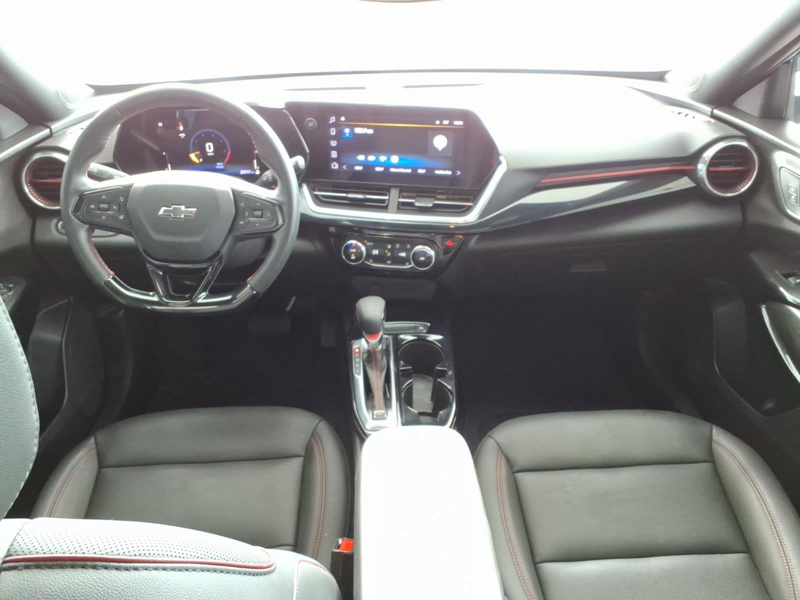Used 2025 Chevrolet Trax RS w/ Sunroof Package FWD image 19