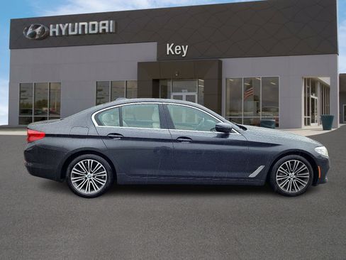 Used 2019 BMW 530i xDrive w/ Convenience Package image 3