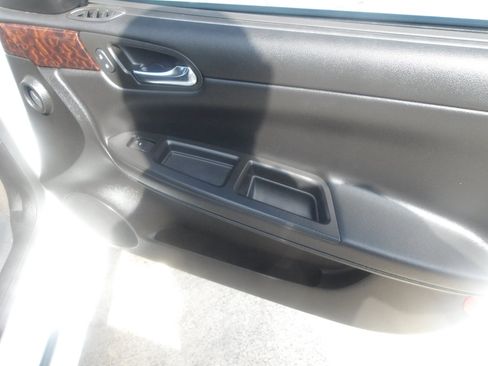 Used 2014 Chevrolet Impala Limited LS image 9
