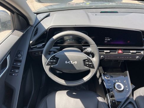New 2025 Kia Niro EX w/ EX Cold Weather Package image 11