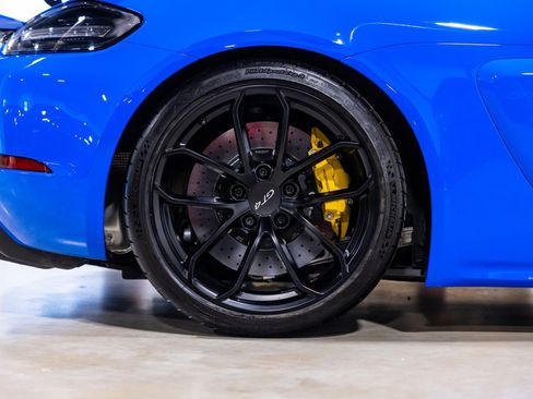 Used 2022 Porsche 718 Cayman GT4 RWD image 26