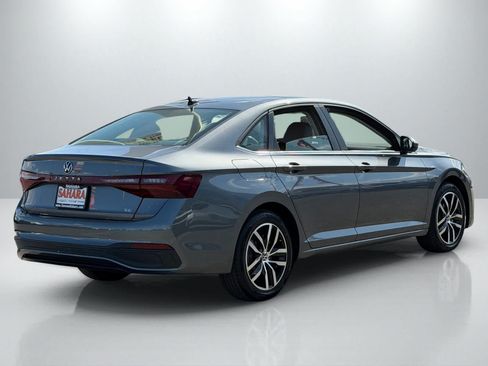 Used 2025 Volkswagen Jetta SE FWD image 7