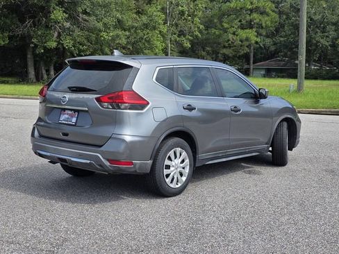 Used 2017 Nissan Rogue S FWD image 5