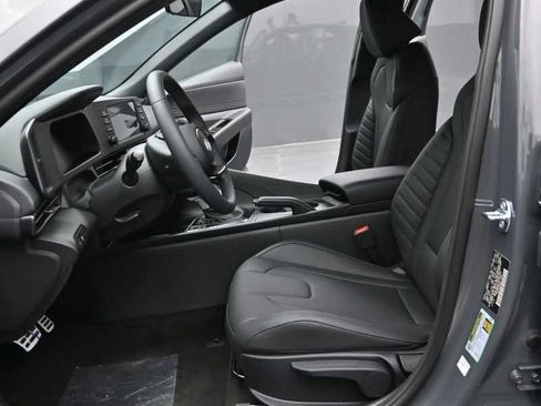 New 2026 Hyundai Elantra SEL Sport FWD image 16
