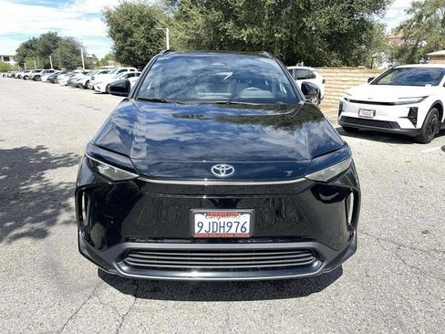 Used 2023 Toyota bZ4X AWD image 8