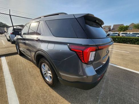 Used 2026 Ford Explorer Active RWD image 6