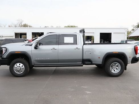 Used 2025 GMC Sierra 3500 Denali Ultimate image 5