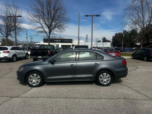 Used 2011 Volkswagen Jetta SE image 7
