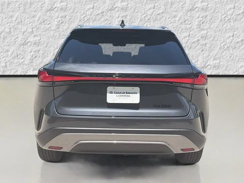 Used 2025 Lexus RX 350 Premium w/ Convenience Package FWD image 4