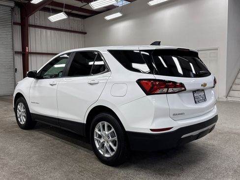 Used 2024 Chevrolet Equinox LT w/ Driver Convenience Package image 15