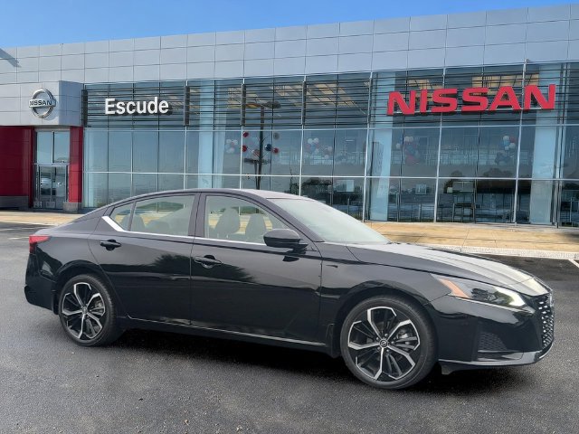 Certified 2023 Nissan Altima 2.5 SR w/ SR Premium Package AWD/4WD 360° Tour