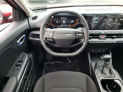 New 2026 Kia K4 FWD image 9