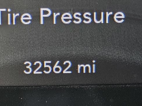 Used 2021 Dodge Challenger SXT image 32