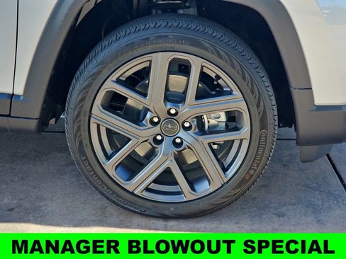 New 2026 Jeep Compass Latitude AWD/4WD image 36