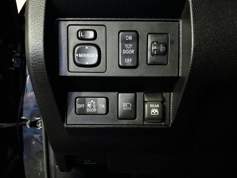 Used 2021 Toyota Tundra SR5 w/ SR5 Leather Package RWD image 24