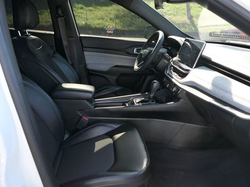 Used 2023 Jeep Compass Latitude image 26