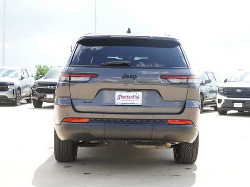 Used 2023 Jeep Grand Cherokee L Laredo AWD/4WD image 8