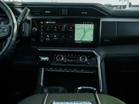 New 2026 GMC Sierra 2500 Denali w/ Denali Reserve Package image 15