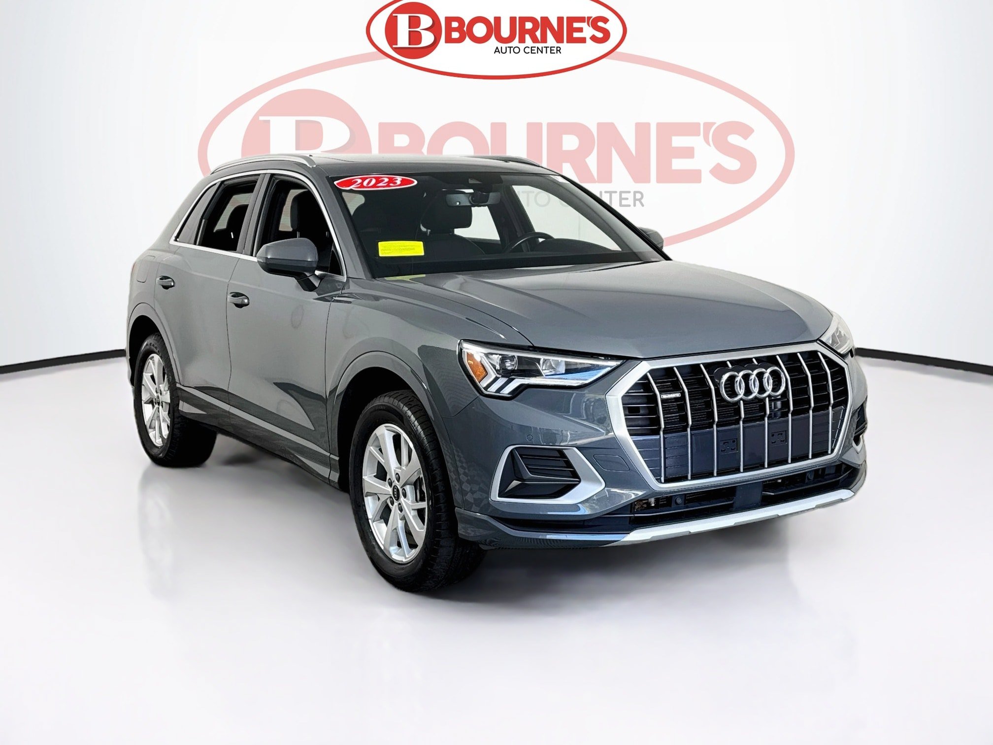 Used 2023 Audi Q3 2.0T Premium w/ Convenience Package AWD/4WD image 1