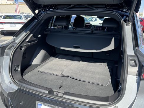 Used 2025 Chevrolet Equinox EV LT FWD image 35