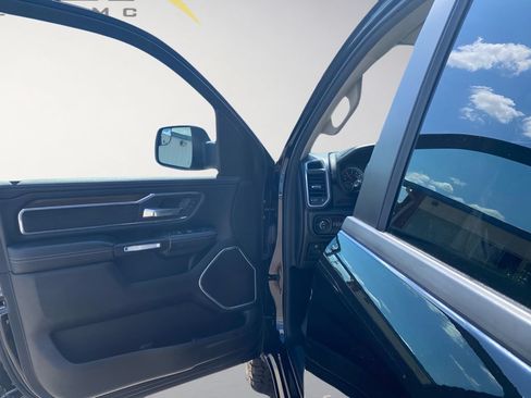 Used 2022 RAM 1500 Laramie AWD/4WD image 16