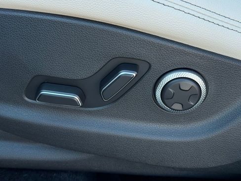 New 2026 Genesis GV70 2.5T Select image 28