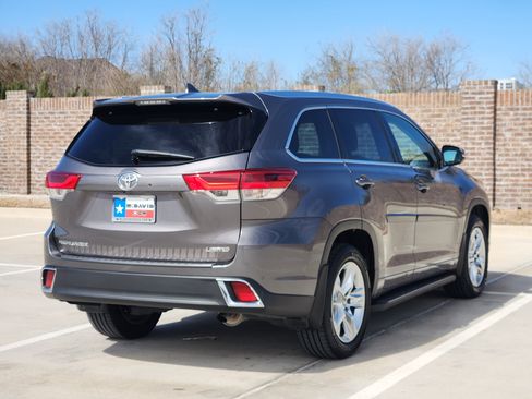 Used 2018 Toyota Highlander Limited image 6