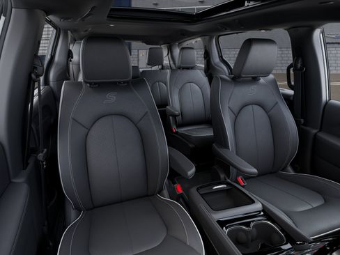 New 2026 Chrysler Pacifica Limited w/ S Appearance Package image 30
