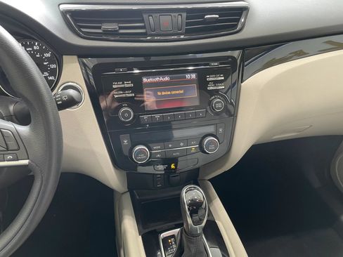 Used 2018 Nissan Rogue Sport SV AWD/4WD image 14
