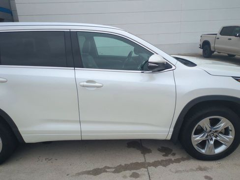 Used 2018 Toyota Highlander Limited FWD image 34