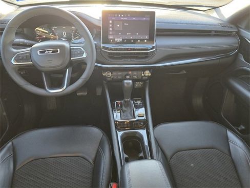 Used 2023 Buick Encore GX Select image 14