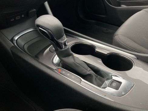 Used 2025 Chevrolet Malibu LT image 24