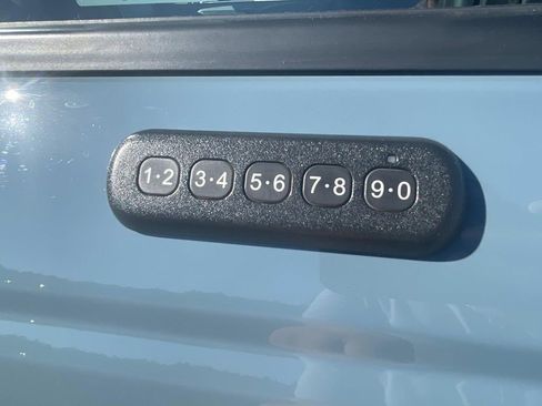 Used 2021 Ford Bronco Badlands image 15