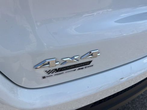 Used 2024 Jeep Compass Latitude image 29