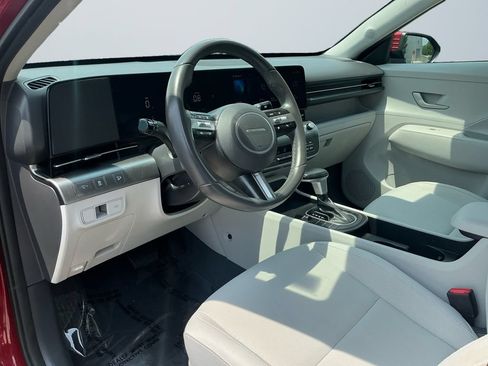 Used 2024 Hyundai Kona SEL FWD image 11