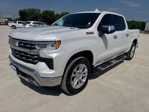 Used 2022 Chevrolet Silverado 1500 LTZ w/ Technology Package AWD/4WD image 1