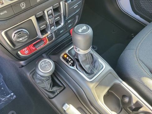 New 2026 Jeep Wrangler Willys AWD/4WD image 25