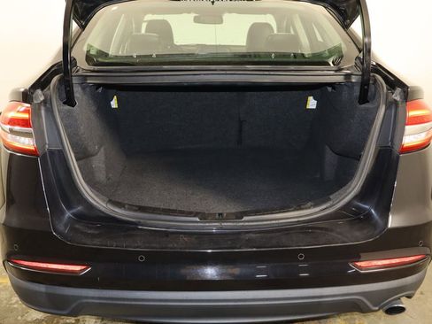 Used 2020 Ford Fusion SE w/ Equipment Group 151A image 18