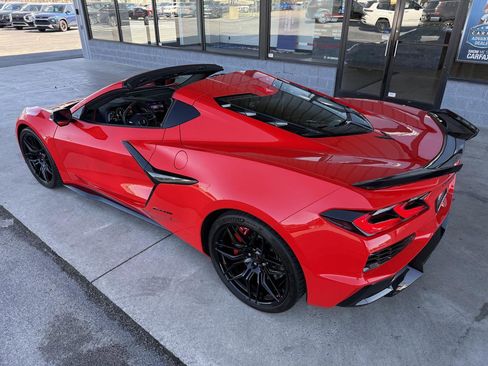 Used 2024 Chevrolet Corvette Z06 w/ Stealth Interior Trim Package image 11