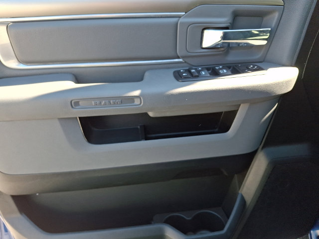 Used 2017 RAM 1500 Classic SLT AWD/4WD image 17