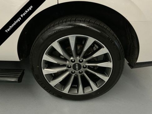 Used 2018 Lincoln Navigator Select w/ Technology Package image 41