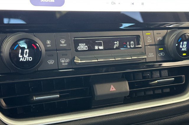 Used 2024 Toyota Grand Highlander AWD Hybrid image 26