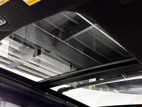 Used 2023 Ford Expedition Limited image 19