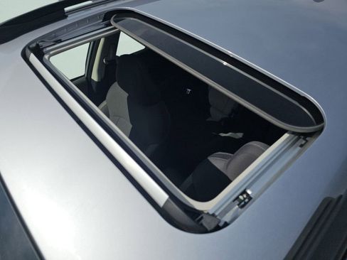 Used 2025 Subaru Crosstrek 2.0i Premium AWD/4WD image 8