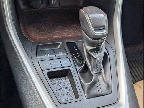 Used 2019 Toyota RAV4 Limited w/ Cold Weather Package FWD image 14