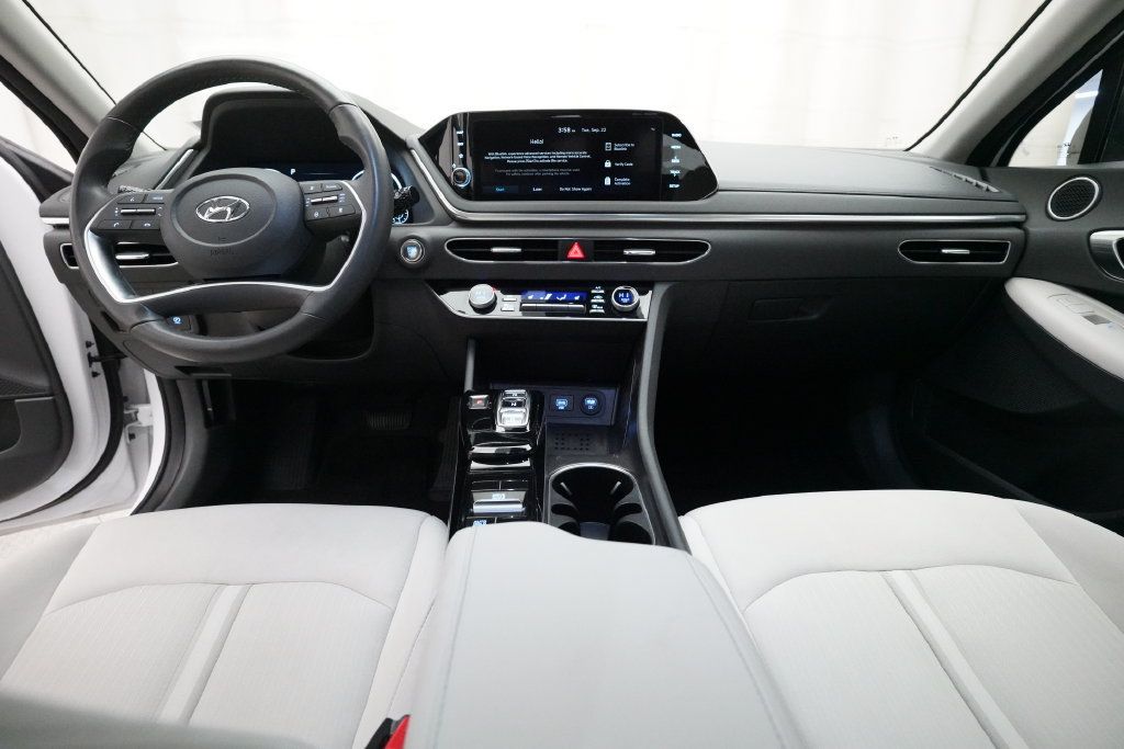 Used 2023 Hyundai Sonata SEL w/ Convenience Package FWD image 5